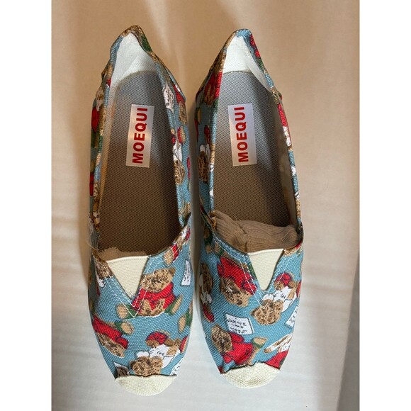 Christmas Bear Canvas shoes by Moequi Size 8 Brand New slip on size 8 sh… - Picture 3 of 12